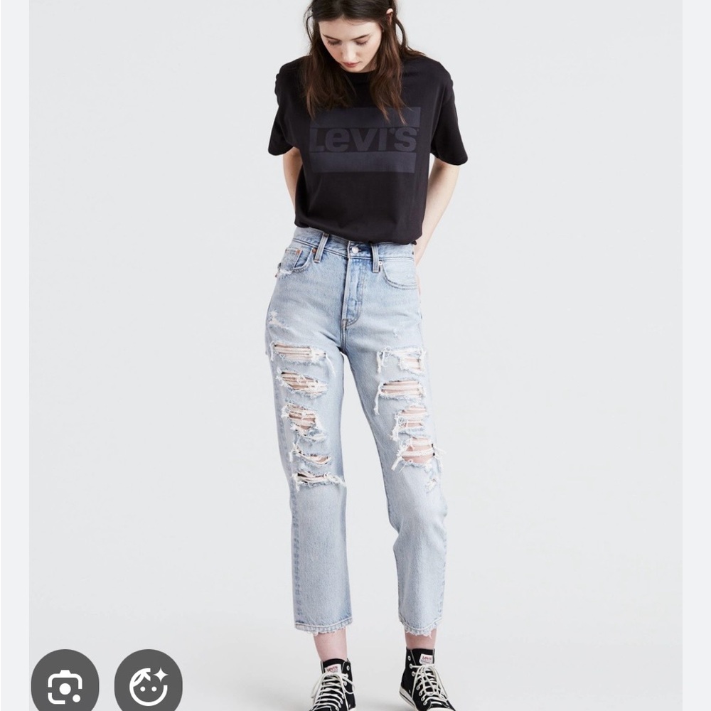 Levi's Women's Wedgie Straight Light Wash Distressed High-Rise Jeans